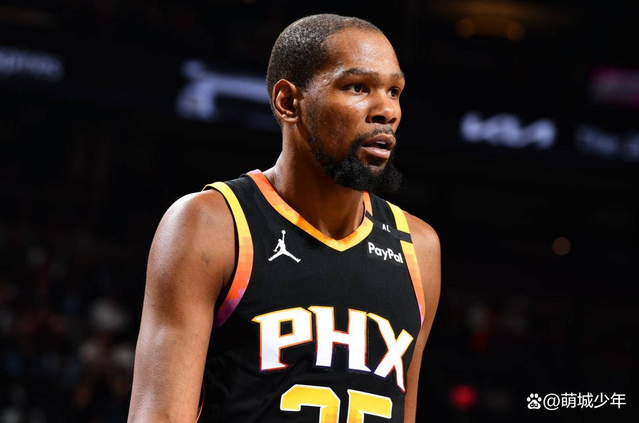 开云杜兰特回归赛场，高光表现首场状态亮眼，西班牙队观众沸腾！的简单介绍