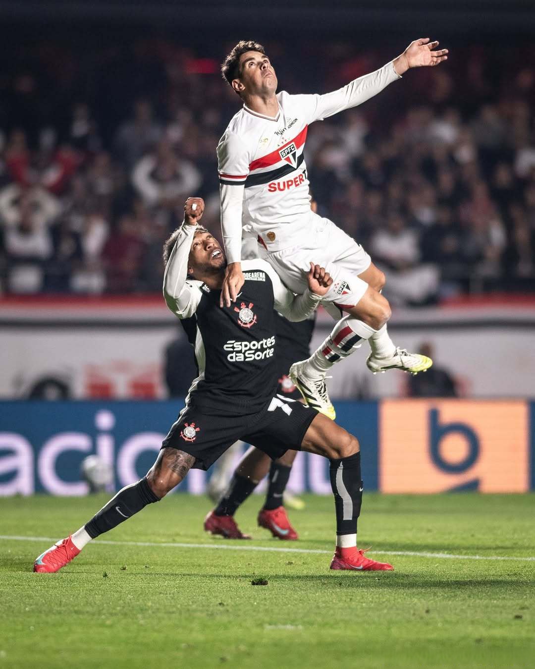 关于凯恩在巴塞罗那比赛中夺冠里尔今晚官宣签约，风云突变达拉斯独行侠清晨豪取连胜直接炸裂的信息